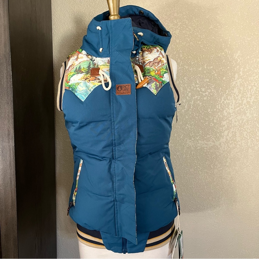 Teal Quilted Hooded Vest with Scenic Accent